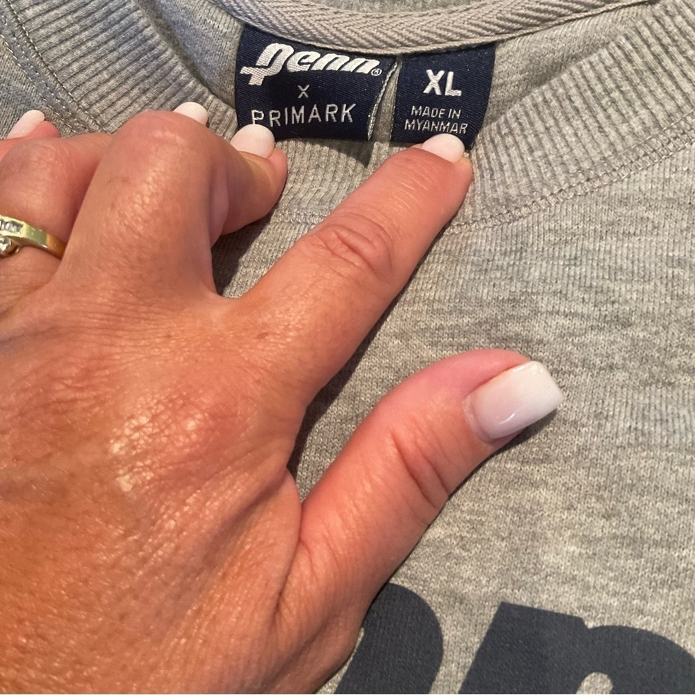 Men's Classic Vintage Feel  Penn College Style Crewneck With American Flag - Picture 6 of 8